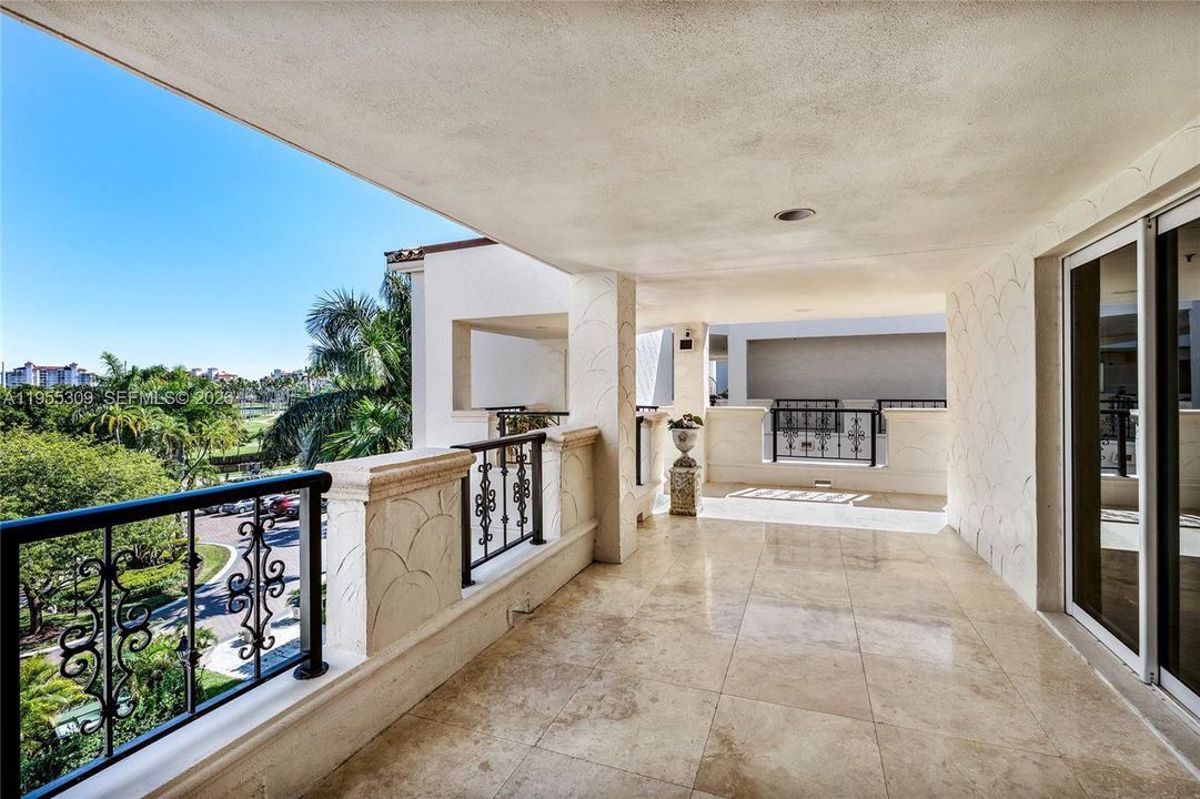 En Venta: $5,250,000 (3 camas, 3 baños, 3227 Pies cuadrados)