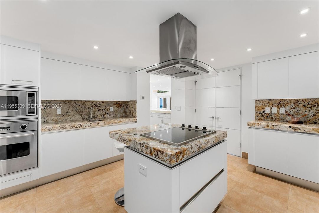En Venta: $5,250,000 (3 camas, 3 baños, 3227 Pies cuadrados)
