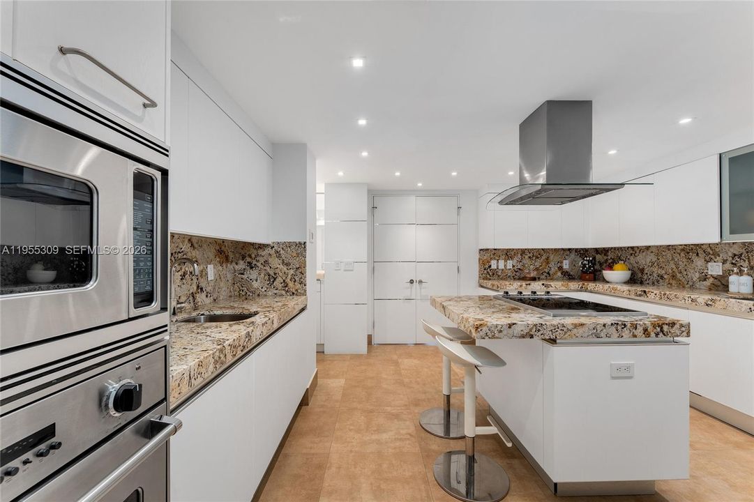 En Venta: $5,250,000 (3 camas, 3 baños, 3227 Pies cuadrados)