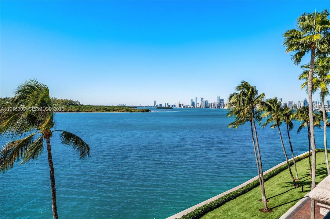 En Venta: $5,250,000 (3 camas, 3 baños, 3227 Pies cuadrados)