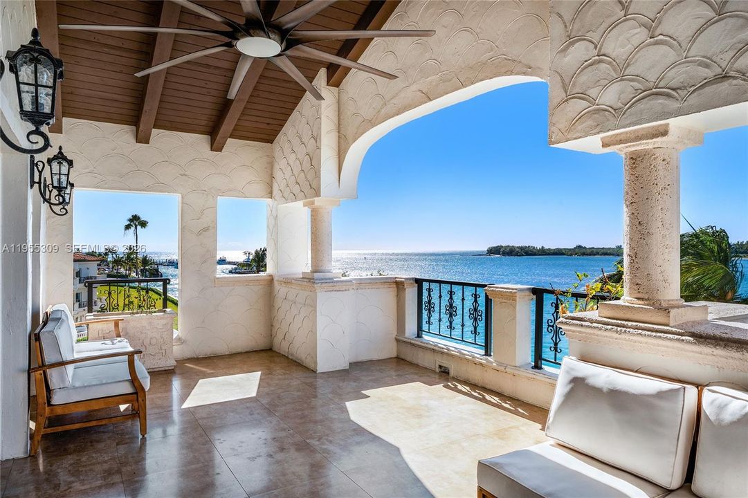 En Venta: $5,250,000 (3 camas, 3 baños, 3227 Pies cuadrados)