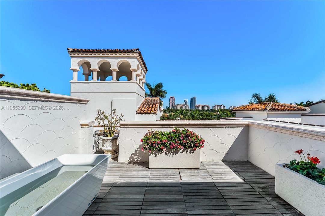 En Venta: $5,250,000 (3 camas, 3 baños, 3227 Pies cuadrados)
