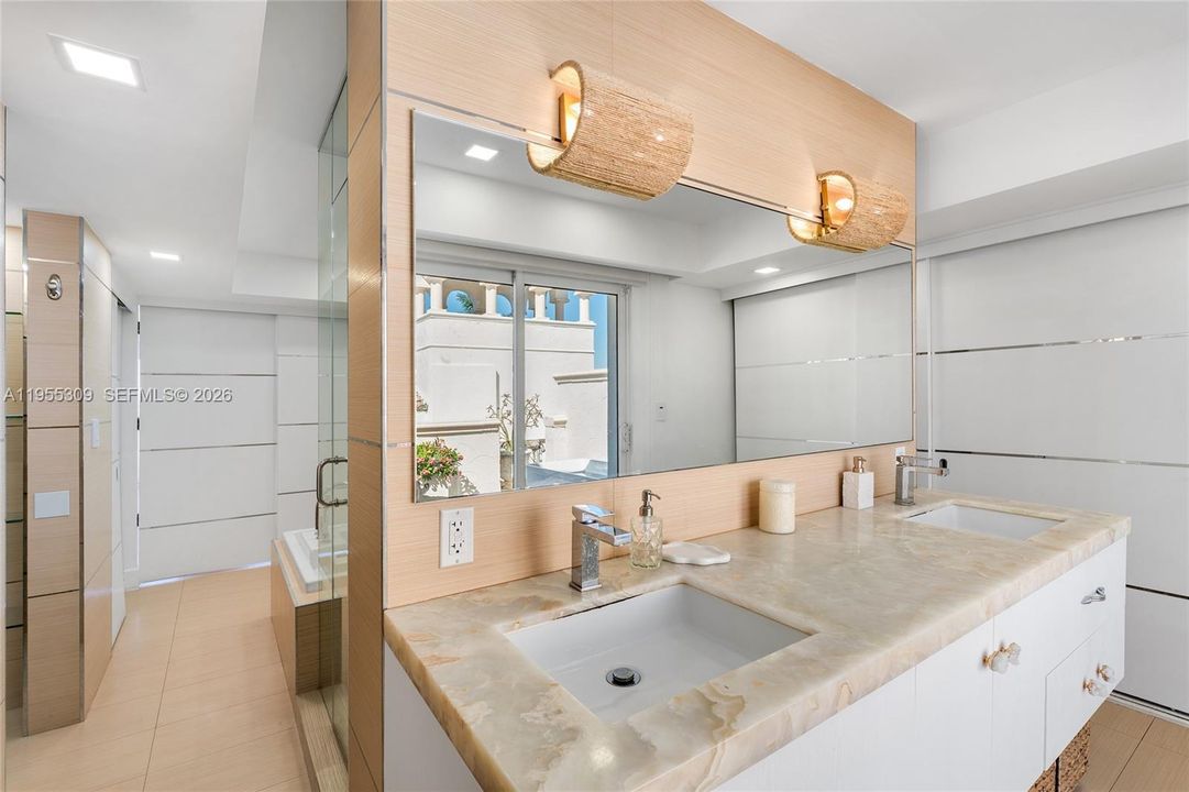 En Venta: $5,250,000 (3 camas, 3 baños, 3227 Pies cuadrados)