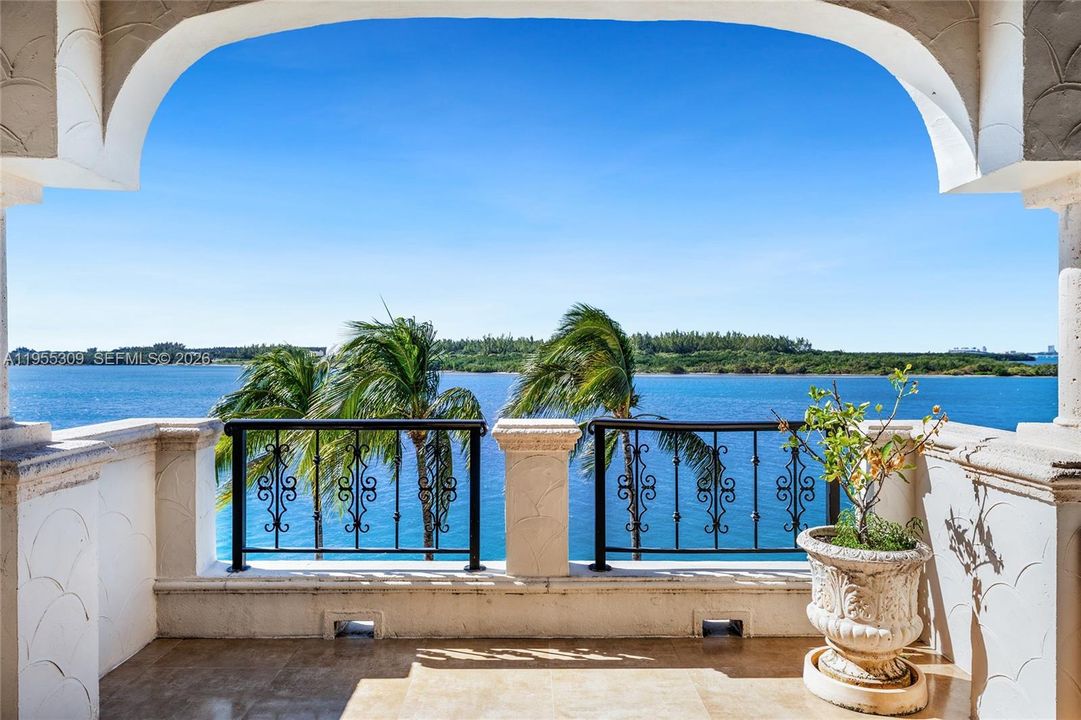 En Venta: $5,250,000 (3 camas, 3 baños, 3227 Pies cuadrados)