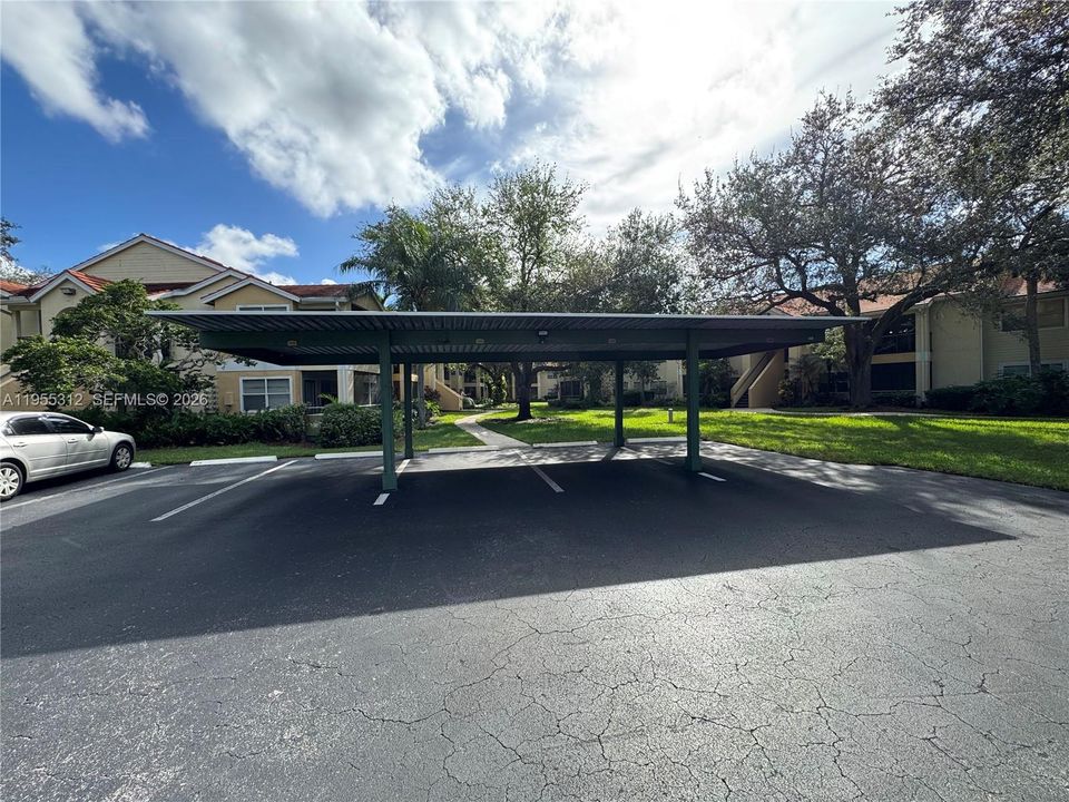 For Sale: $149,900 (2 beds, 2 baths, 1033 Square Feet)