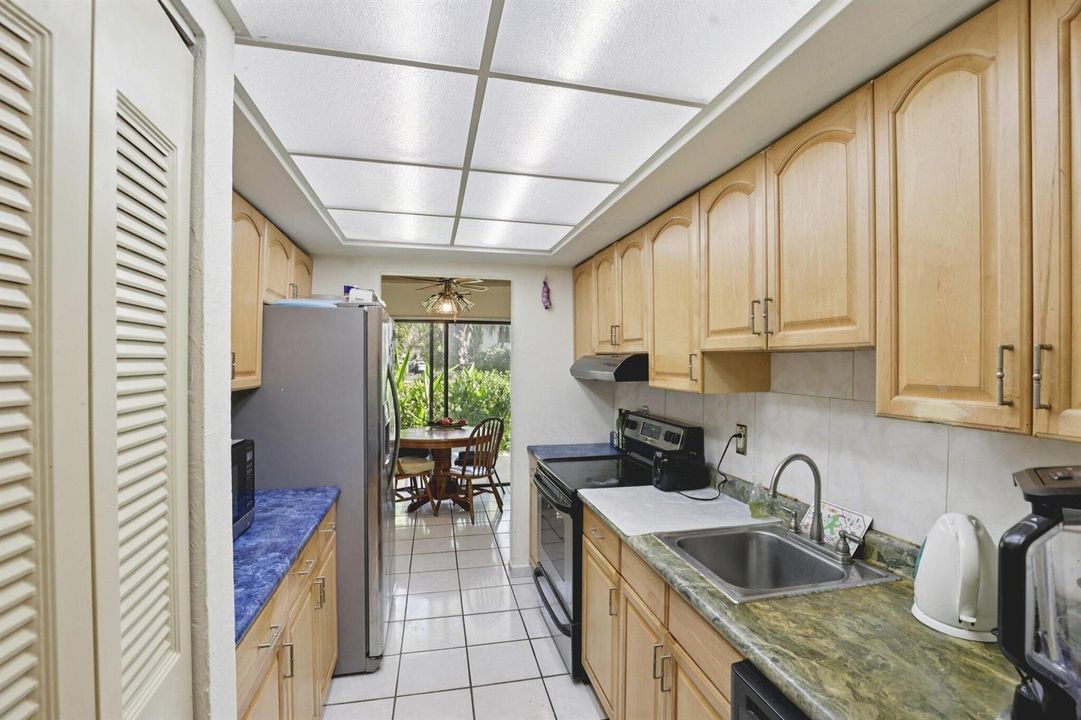 17-web-or-mls-NE 25th Ave apt 221b-S2801