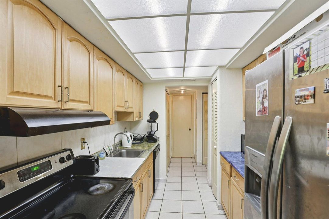 16-web-or-mls-NE 25th Ave apt 221b-S2801