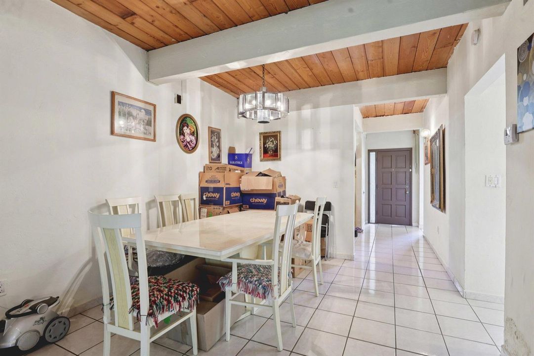 15-web-or-mls-NE 25th Ave apt 221b-S2801