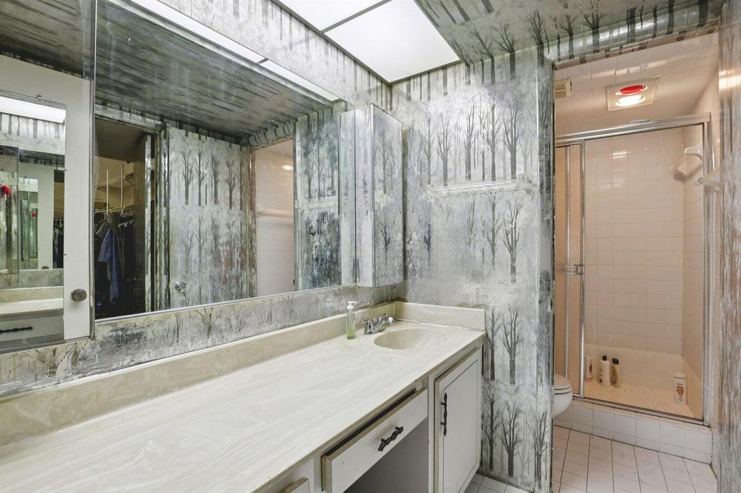 25-web-or-mls-NE 25th Ave apt 221b-S2801