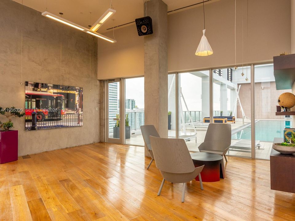 En Venta: $309,900 (0 camas, 1 baños, 526 Pies cuadrados)