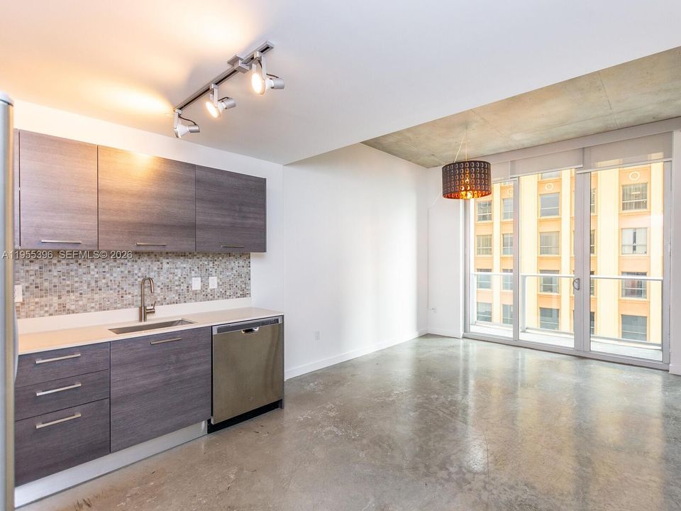 En Venta: $309,900 (0 camas, 1 baños, 526 Pies cuadrados)