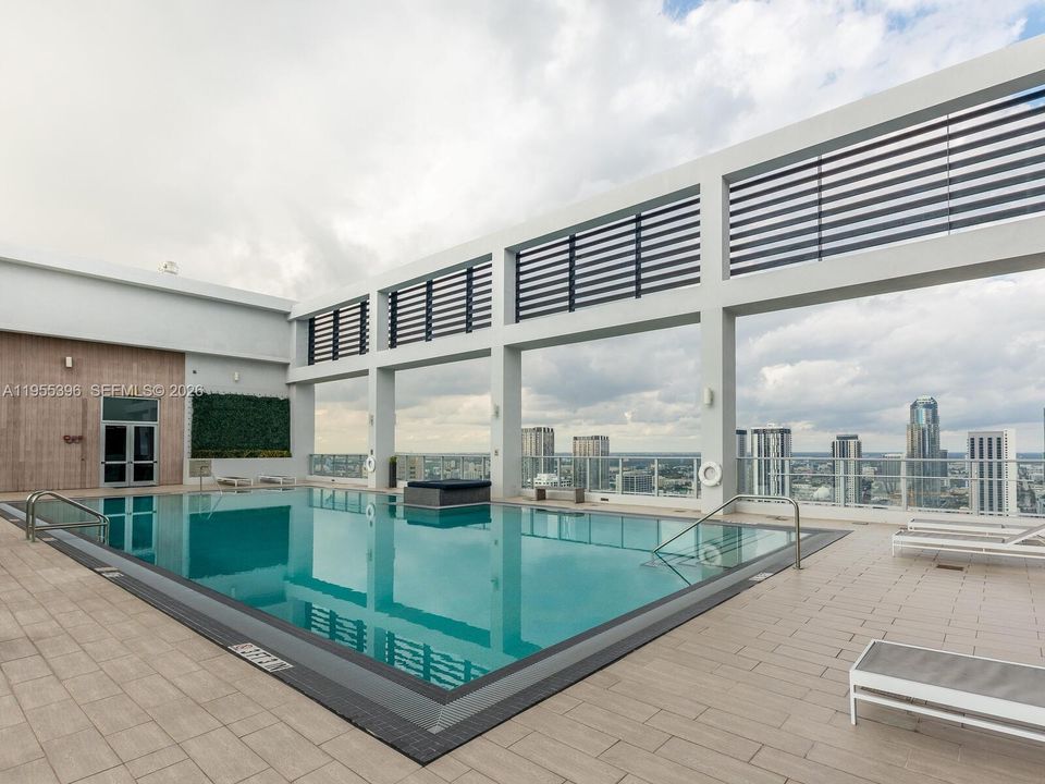 En Venta: $309,900 (0 camas, 1 baños, 526 Pies cuadrados)