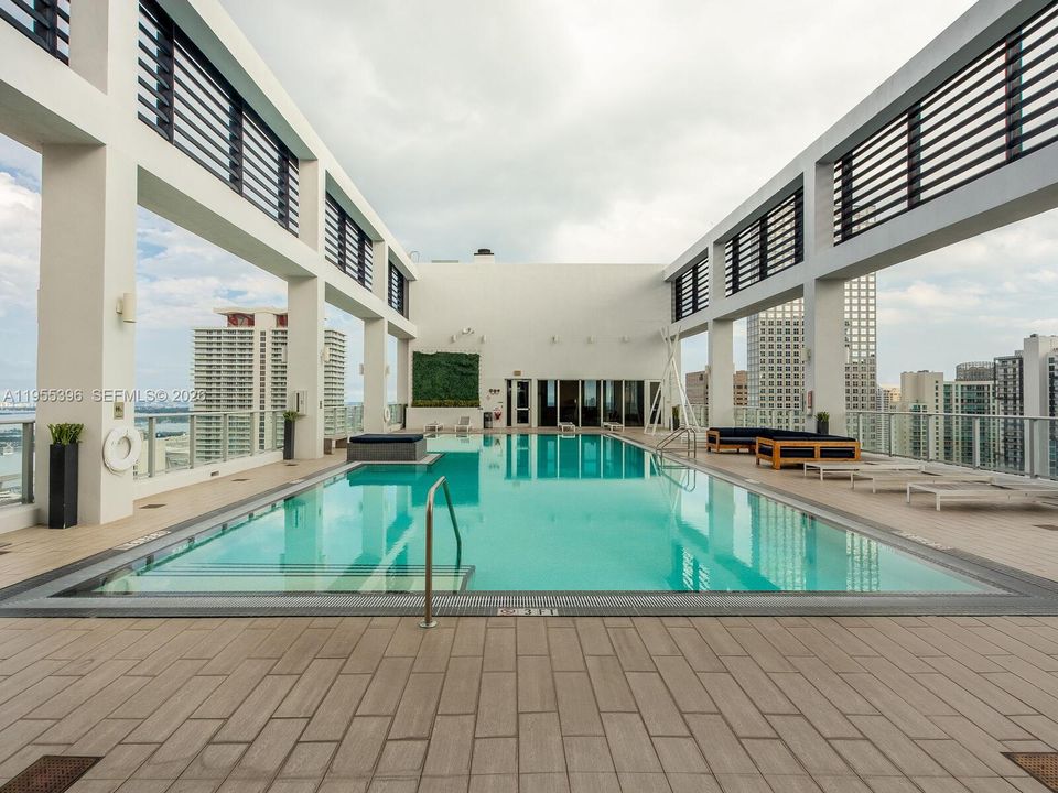 En Venta: $309,900 (0 camas, 1 baños, 526 Pies cuadrados)