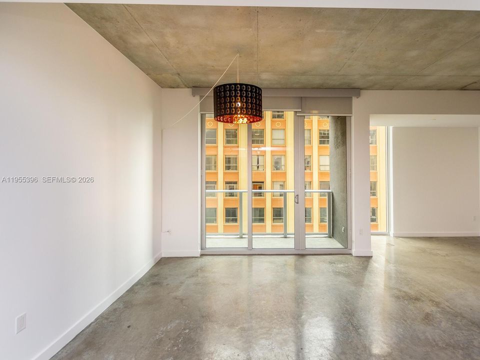 En Venta: $309,900 (0 camas, 1 baños, 526 Pies cuadrados)