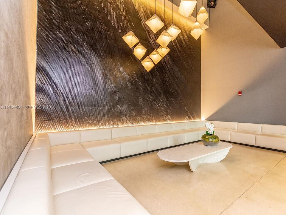 En Venta: $309,900 (0 camas, 1 baños, 526 Pies cuadrados)