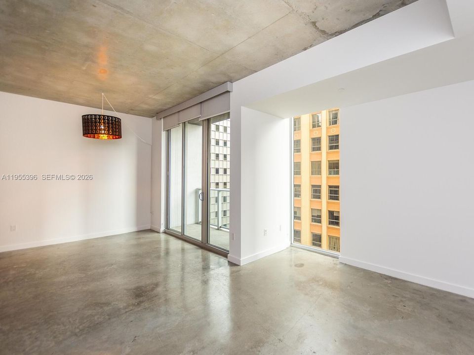 En Venta: $309,900 (0 camas, 1 baños, 526 Pies cuadrados)