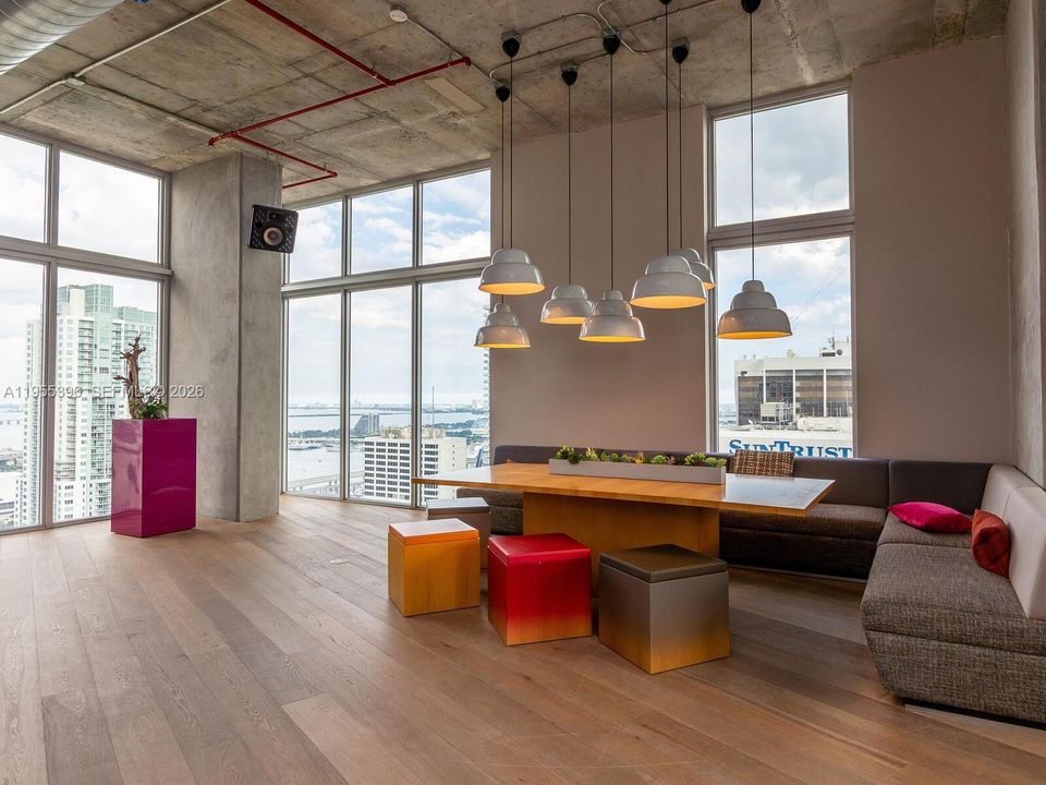 En Venta: $309,900 (0 camas, 1 baños, 526 Pies cuadrados)