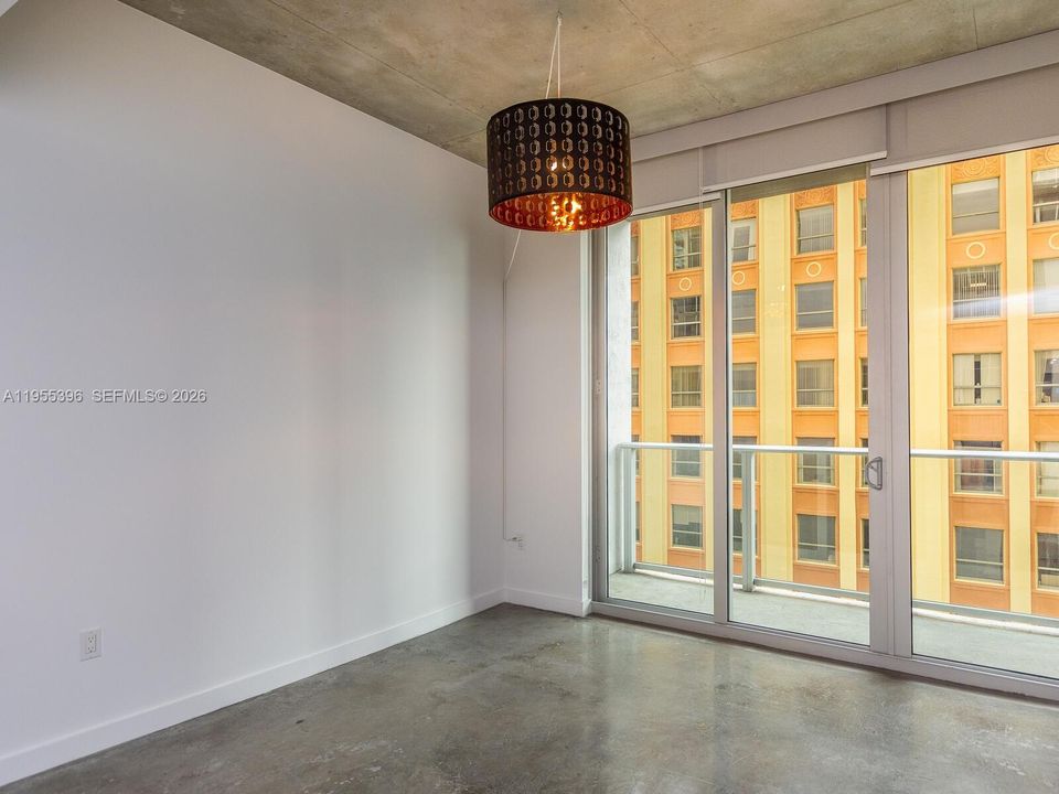 En Venta: $309,900 (0 camas, 1 baños, 526 Pies cuadrados)