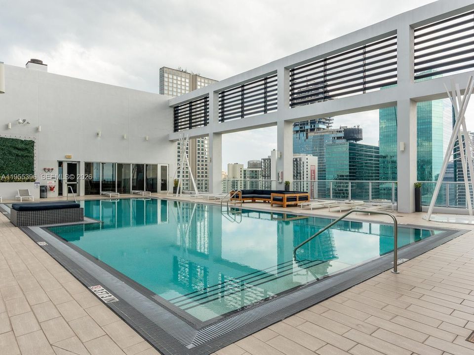 En Venta: $309,900 (0 camas, 1 baños, 526 Pies cuadrados)