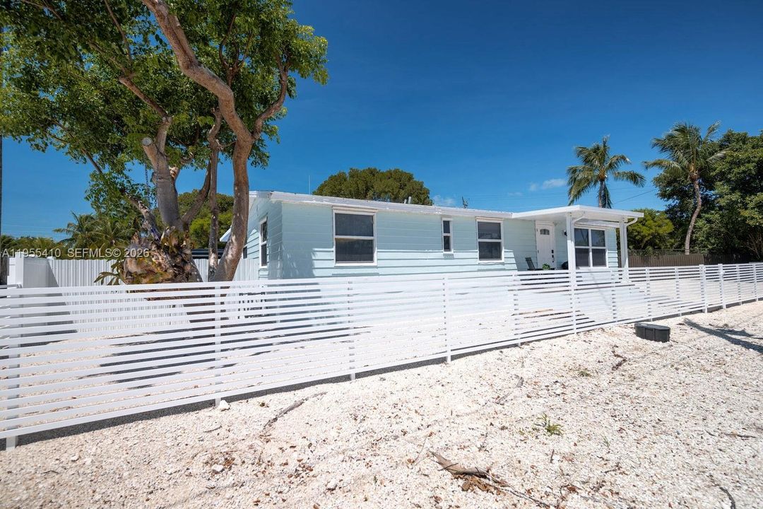 For Rent: $3,500 (3 beds, 2 baths, 1758 Square Feet)
