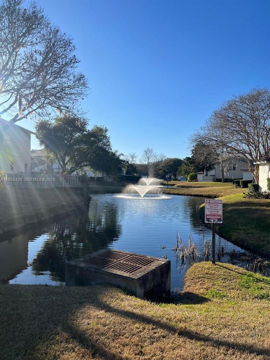 For Sale: $239,900 (2 beds, 2 baths, 1035 Square Feet)