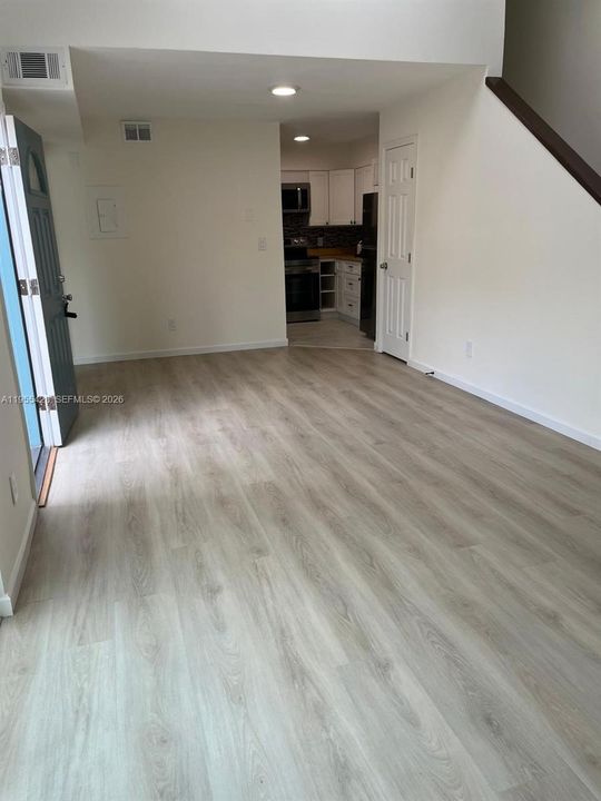 For Sale: $239,900 (2 beds, 2 baths, 1035 Square Feet)