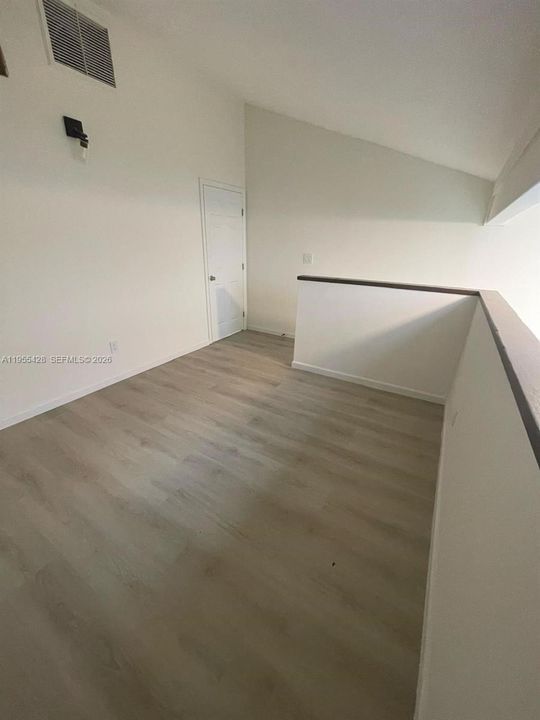 For Sale: $239,900 (2 beds, 2 baths, 1035 Square Feet)