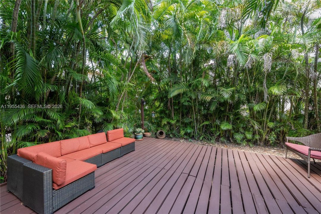 На продажу: $1,100,000 (2 спален, 2 ванн, 1300 Квадратных фут)