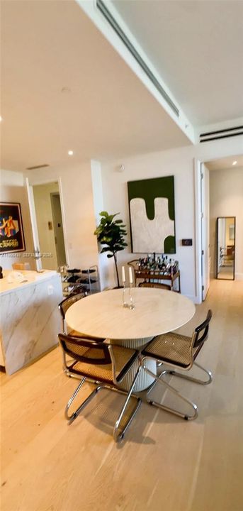 For Sale: $2,650,000 (2 beds, 2 baths, 1160 Square Feet)