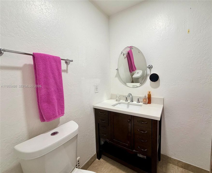 Activo con contrato: $5,275 (4 camas, 3 baños, 2413 Pies cuadrados)