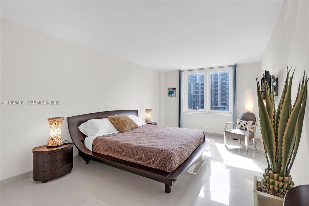 For Sale: $2,290,000 (2 beds, 2 baths, 1230 Square Feet)