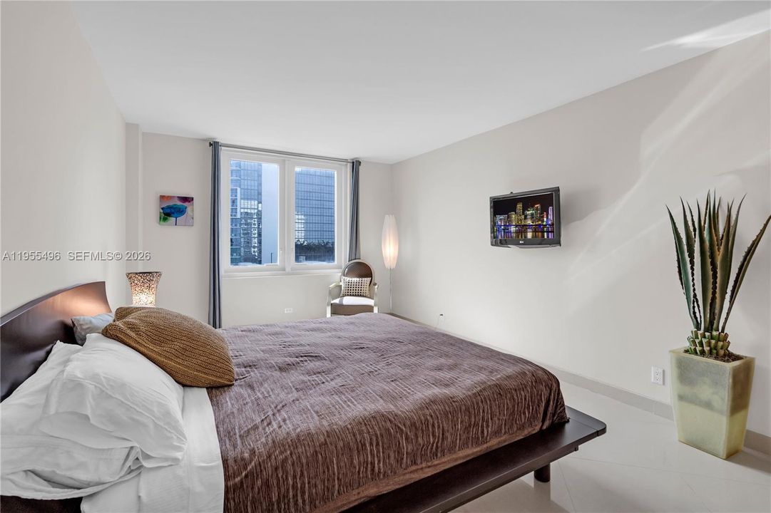 For Sale: $2,290,000 (2 beds, 2 baths, 1230 Square Feet)