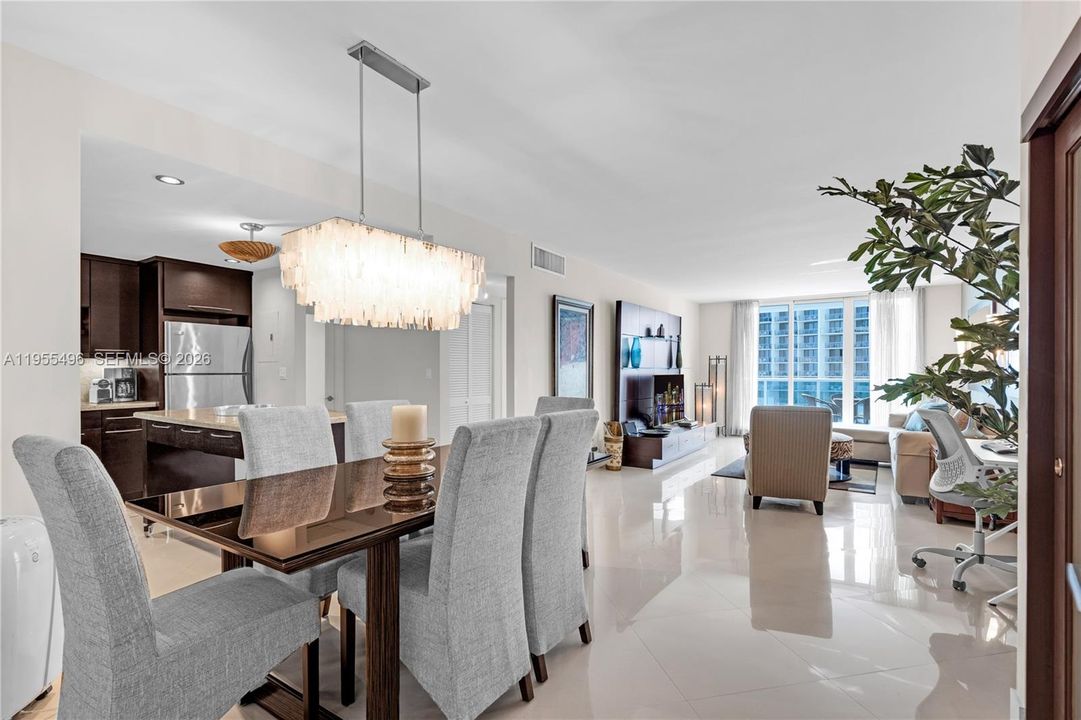 For Sale: $2,290,000 (2 beds, 2 baths, 1230 Square Feet)