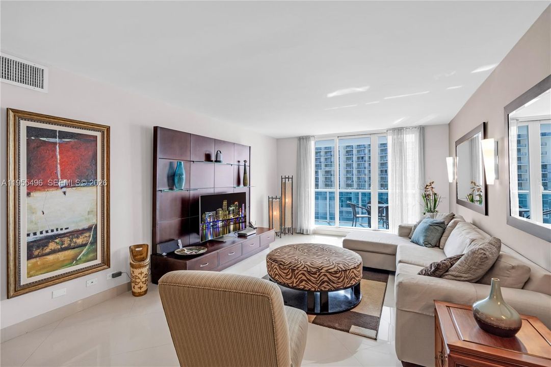 For Sale: $2,290,000 (2 beds, 2 baths, 1230 Square Feet)