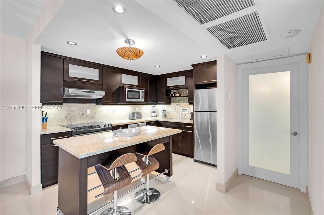 For Sale: $2,290,000 (2 beds, 2 baths, 1230 Square Feet)