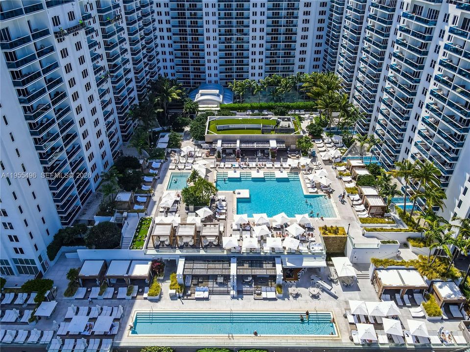 For Sale: $2,290,000 (2 beds, 2 baths, 1230 Square Feet)