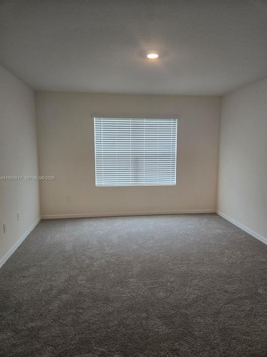 Recently Rented: $2,300 (3 beds, 2 baths, 1672 Square Feet)