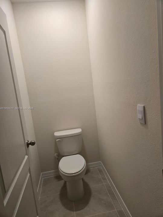 Recently Rented: $2,300 (3 beds, 2 baths, 1672 Square Feet)