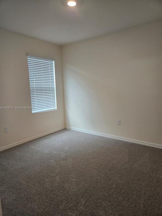 Recently Rented: $2,300 (3 beds, 2 baths, 1672 Square Feet)