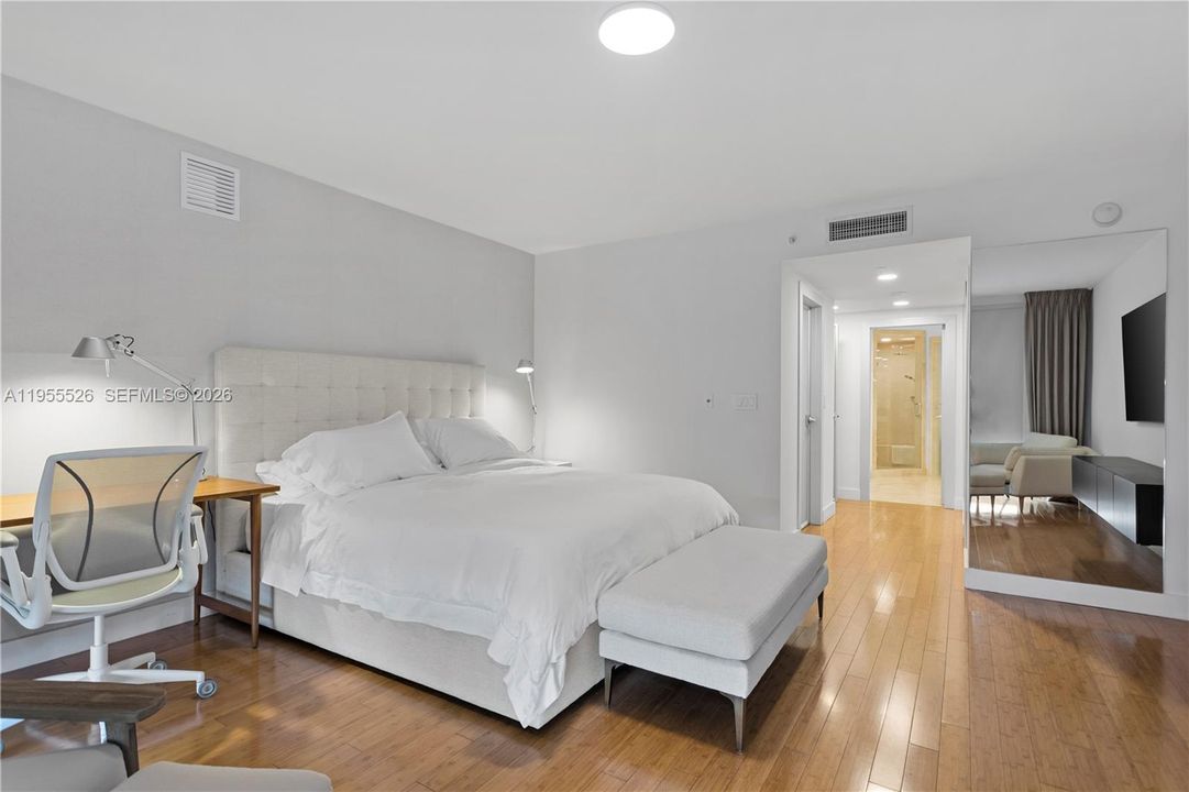 Vendido Recientemente: $2,500,000 (3 camas, 3 baños, 2477 Pies cuadrados)