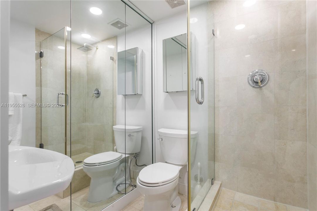 Vendido Recientemente: $2,500,000 (3 camas, 3 baños, 2477 Pies cuadrados)
