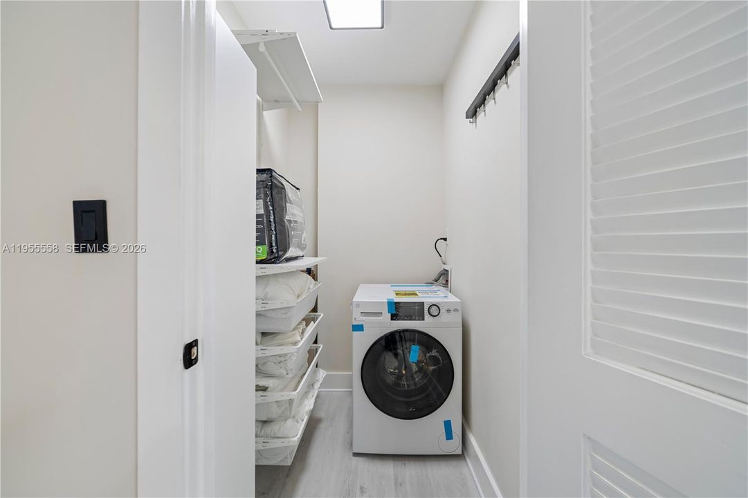 For Sale: $875,000 (0 beds, 1 baths, 600 Square Feet)
