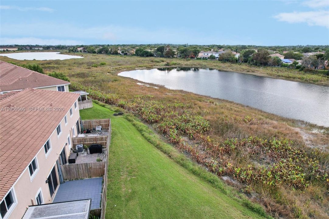 For Sale: $340,000 (4 beds, 3 baths, 1374 Square Feet)