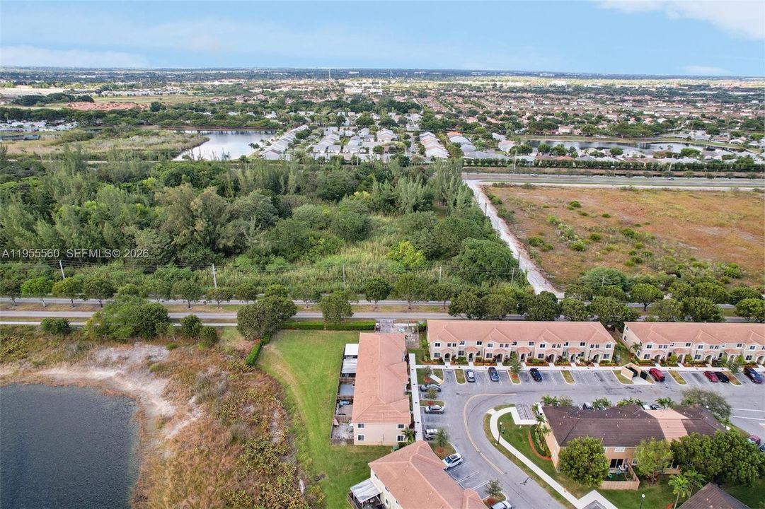 For Sale: $340,000 (4 beds, 3 baths, 1374 Square Feet)