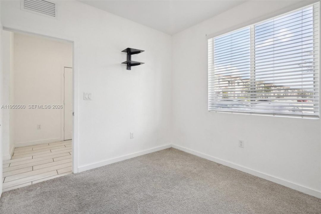 For Sale: $340,000 (4 beds, 3 baths, 1374 Square Feet)