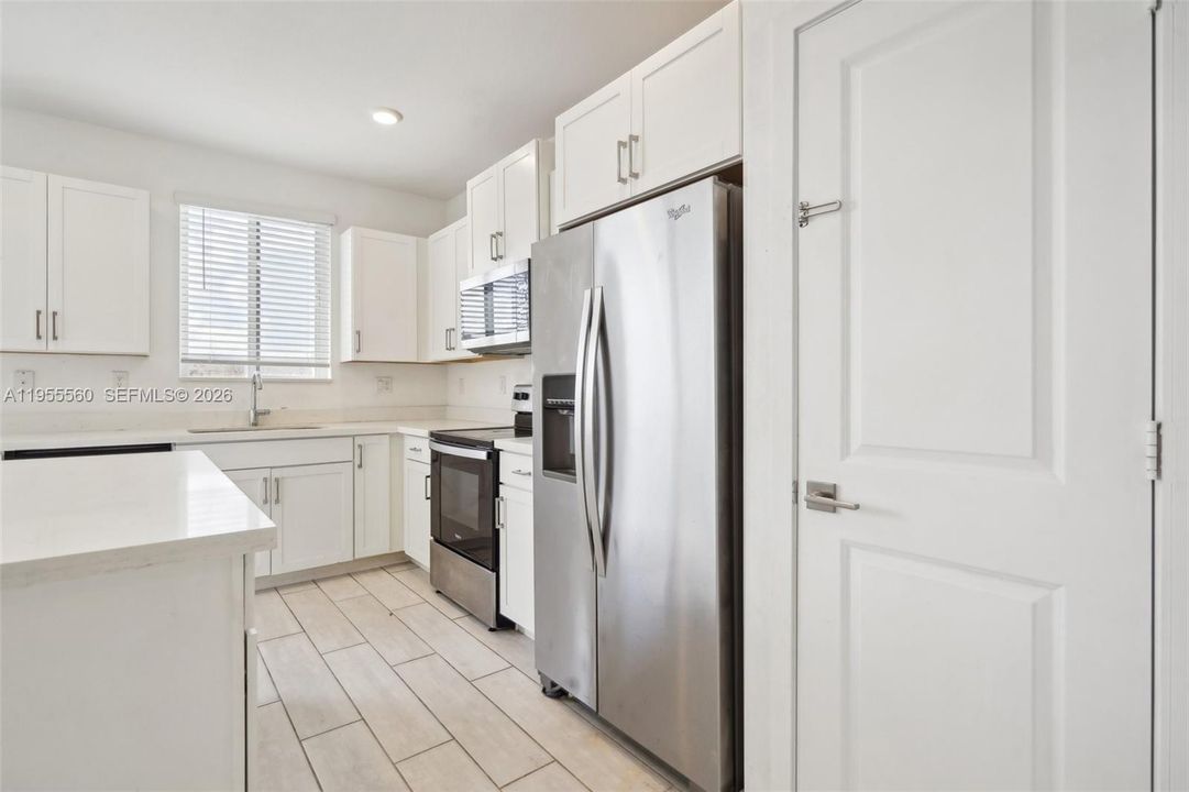 For Sale: $340,000 (4 beds, 3 baths, 1374 Square Feet)