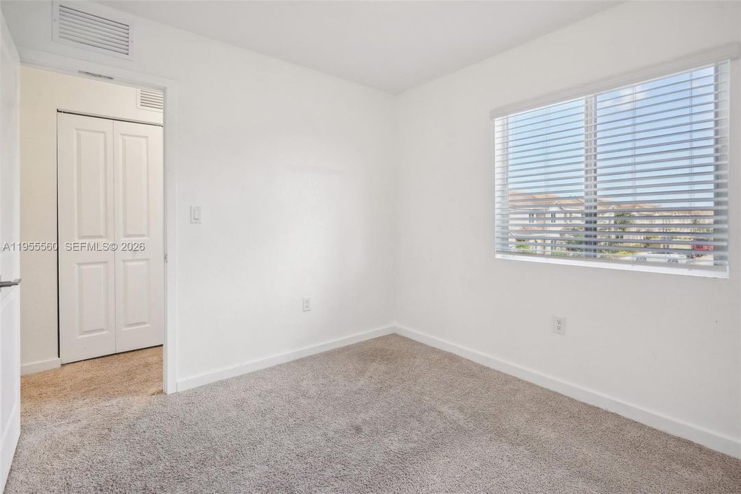 For Sale: $340,000 (4 beds, 3 baths, 1374 Square Feet)