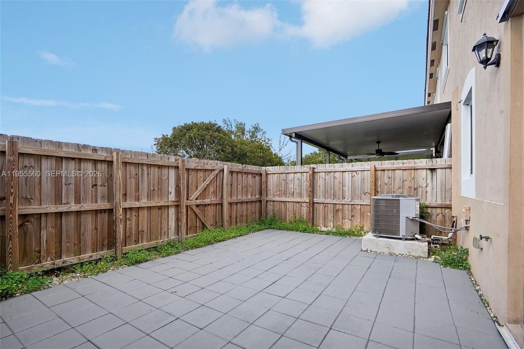 For Sale: $340,000 (4 beds, 3 baths, 1374 Square Feet)