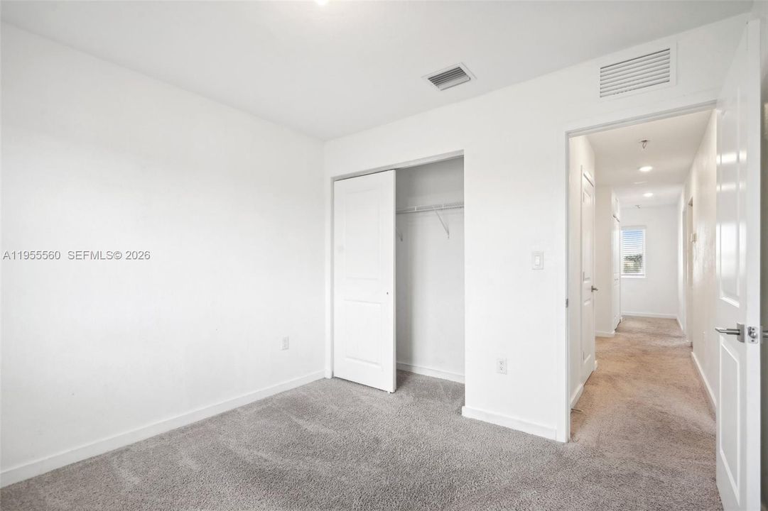 For Sale: $340,000 (4 beds, 3 baths, 1374 Square Feet)