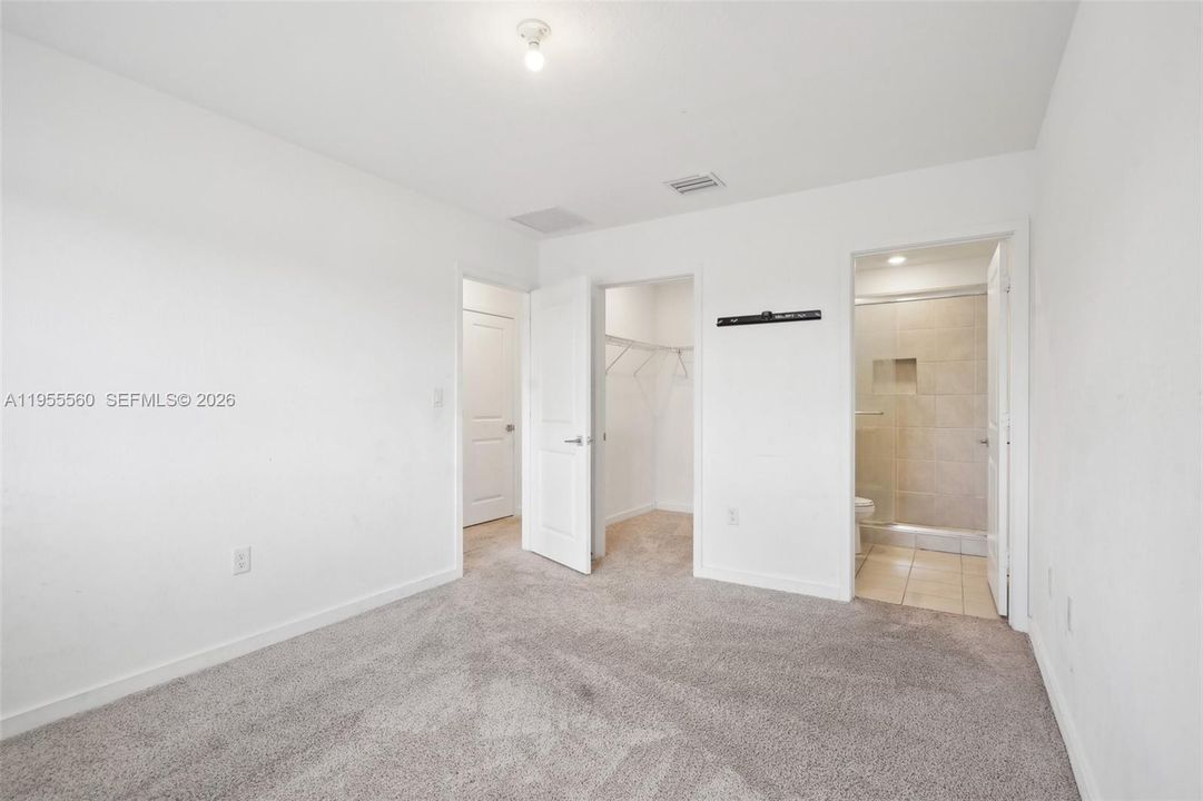 For Sale: $340,000 (4 beds, 3 baths, 1374 Square Feet)